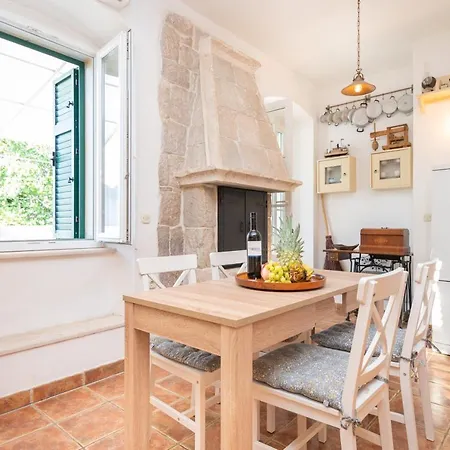Daire Antique Beautiful In Center With Terrace & Sea View