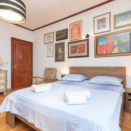 Daire Antique Beautiful In Center With Terrace & Sea View *