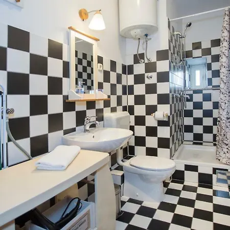 Antique Beautiful In Center With Terrace & Sea View Daire *